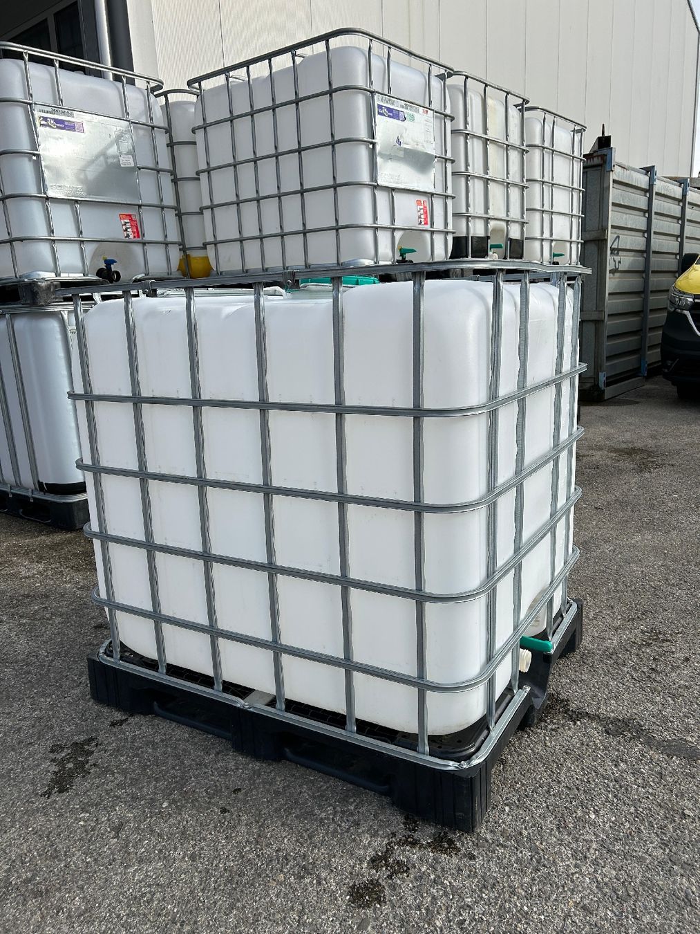 Abbeveratoi e trogoli: IBC Container 1000L Wassertank – Usato da Oberbütschel venduto da Buetschubach 1