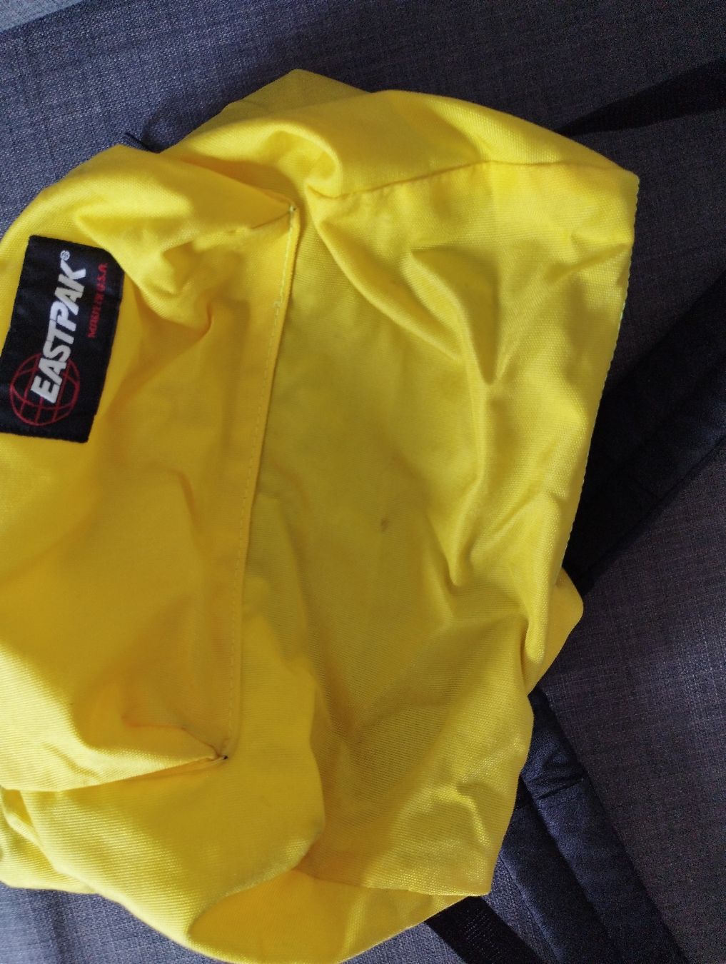 Zaini: Eastpak jaune – Nuovo (secondo la descrizione) da Villars-sur-Glâne venduto da olhu 2