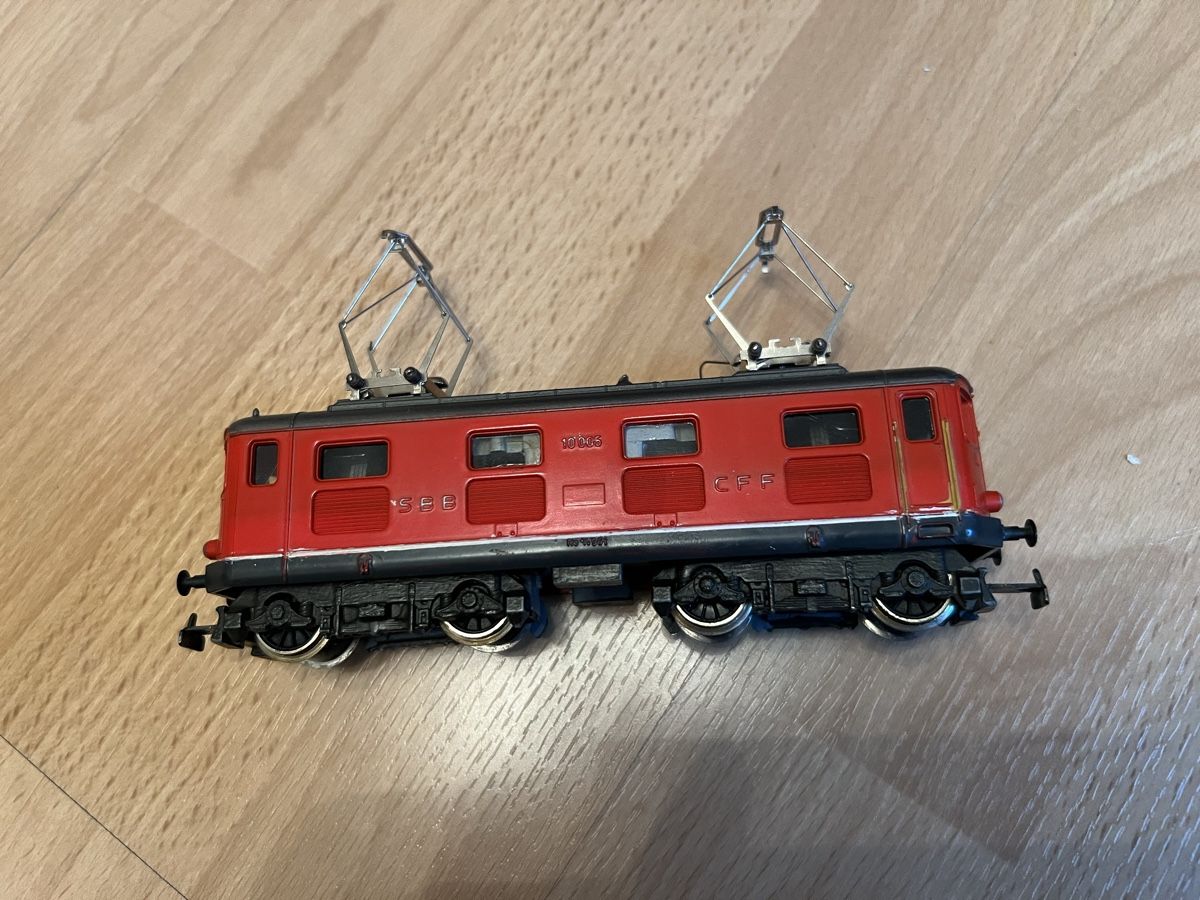 Kleinbahn Modellini di ferrovie: Kleinbahn Lokomotive SBB rot – Usato da Gisikon venduto da ram_78bx 3