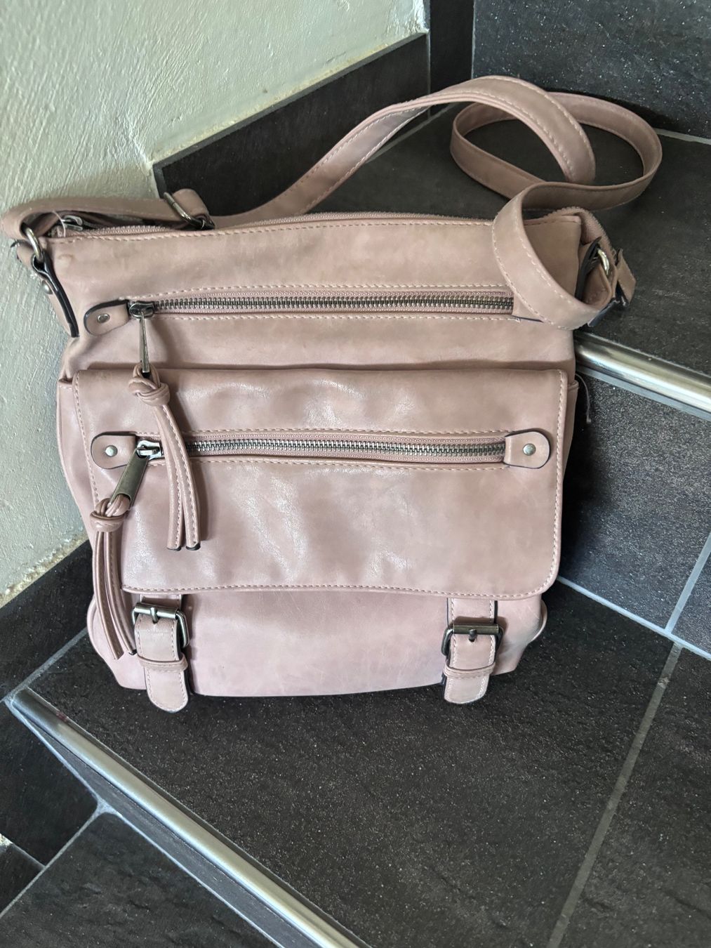 Sacs femmes: Handtasche beige/rosa – D'occasion à Balsthal par Uroby