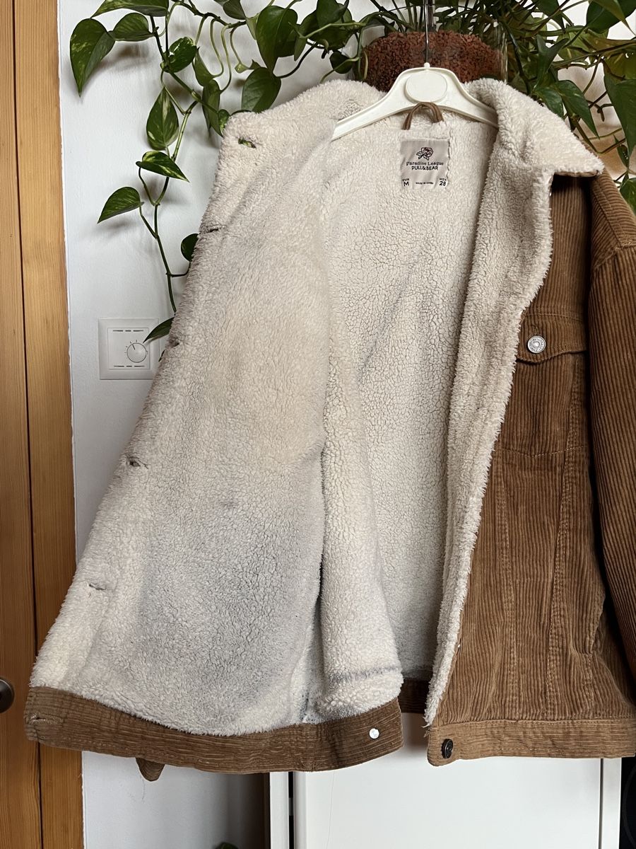 Pull&Bear Giacche: Pull&Bear Cordjacke mit Teddyfutter M – Usato da Samedan venduto da K7kgh 4