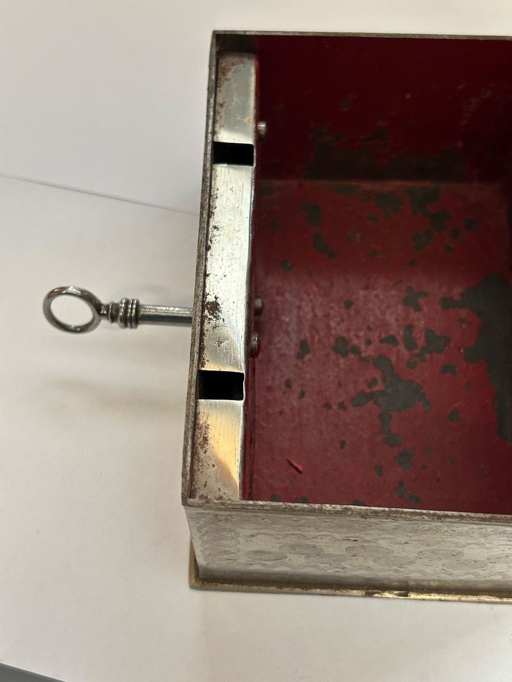 Cassapanche: Antike Schatztruhe mit Schlüssel – Usato da Etzelkofen venduto da Botti50 5