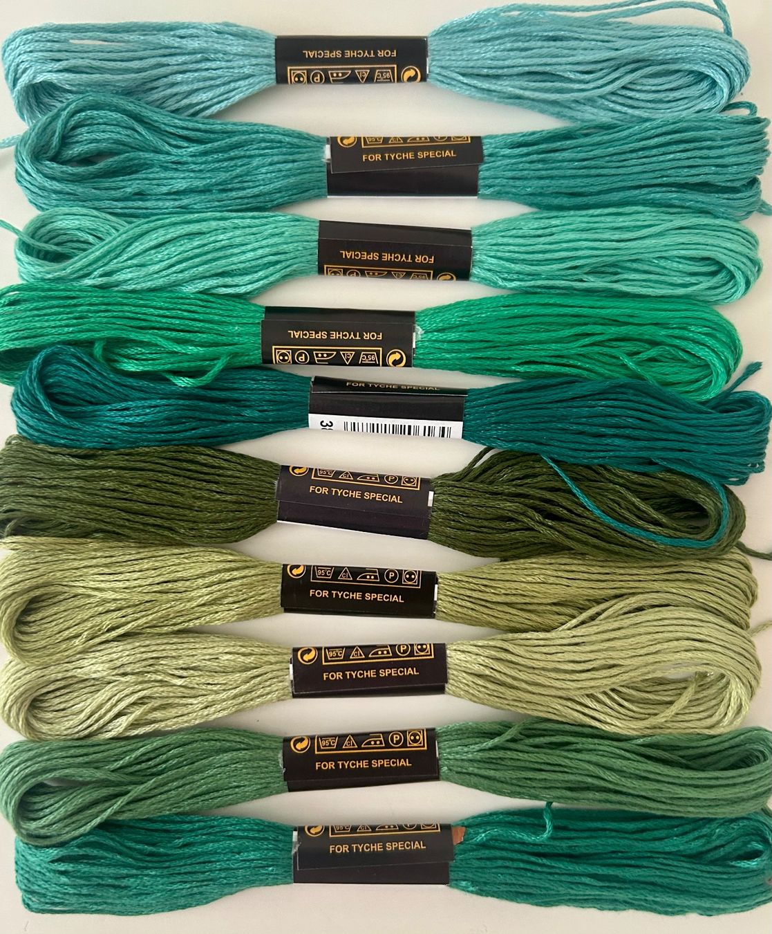 Cordelettes & Fils: 10x Stickgarn neu – Neuf avec emballage d'origine à Geneve par vane267