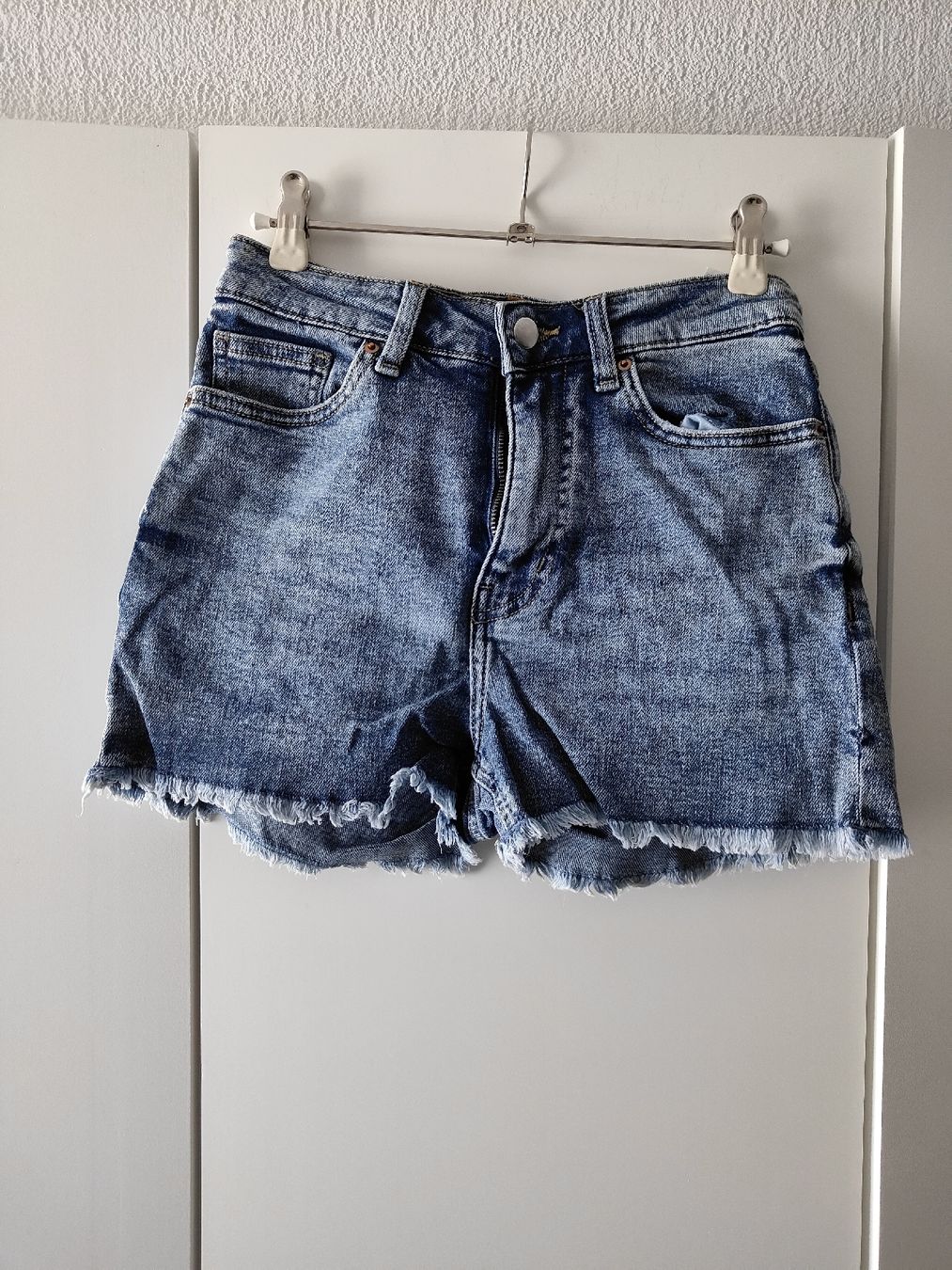 H&M Jeans: H&M shorts 34 – Neuf (Voir description) à Einsiedeln par TheMullets_wife