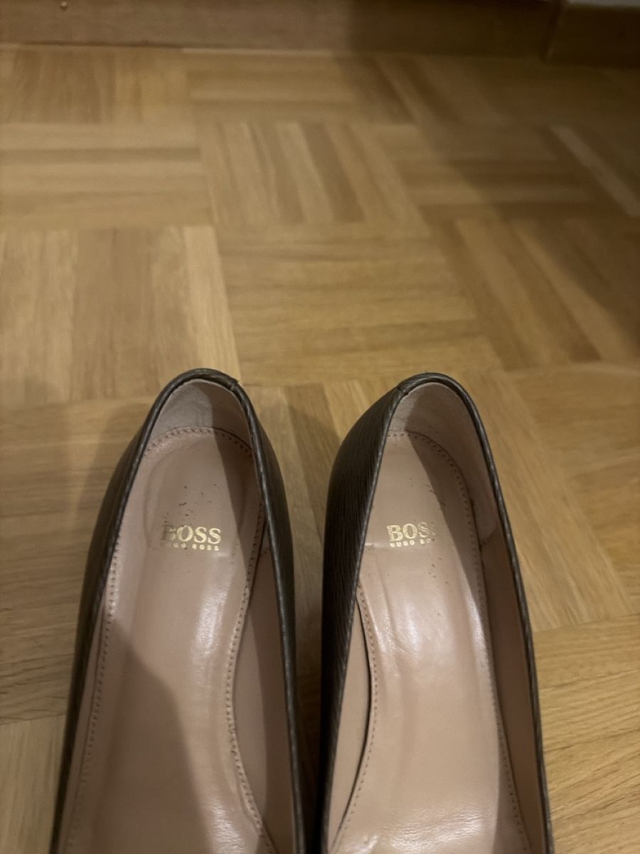 Hugo Boss Scarpe da donna: Boss Pumps kaki textured leather 35 – Usato da Chêne-Bourg venduto da gbe_wks9 2