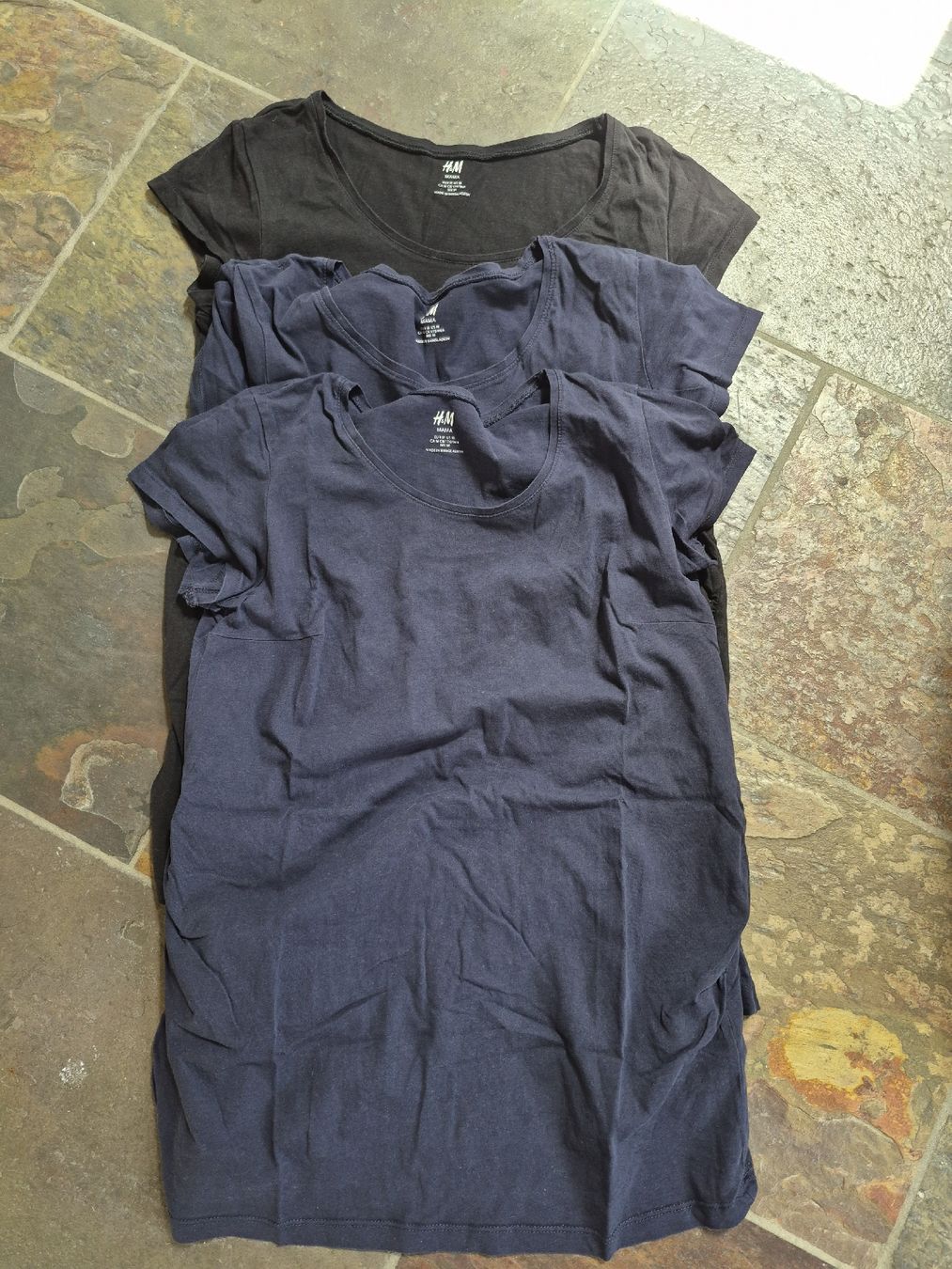 H&M T-shirt: Umstands T-Shirts 3er Pack Grösse M – Usato da Felsberg venduto da reb_9rpn
