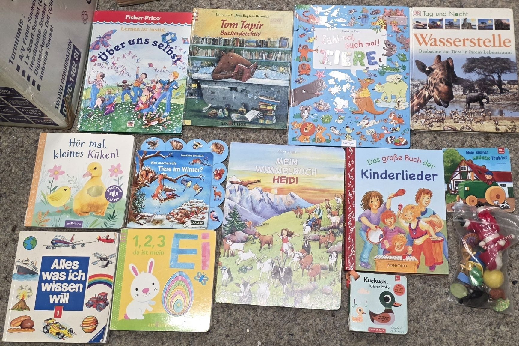 Bücher: 12 Kinder Bücher + diverses Spielzeug – Gebraucht aus Reinach BL von _MasterK_