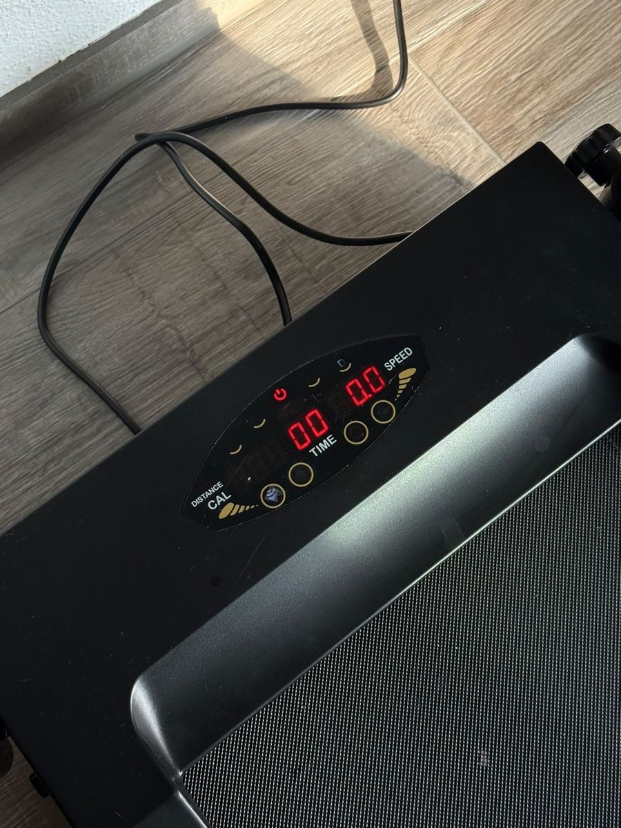 Vélos d'appartement: Treadmill black orange good condition – D'occasion à Emmetten par CSII 1
