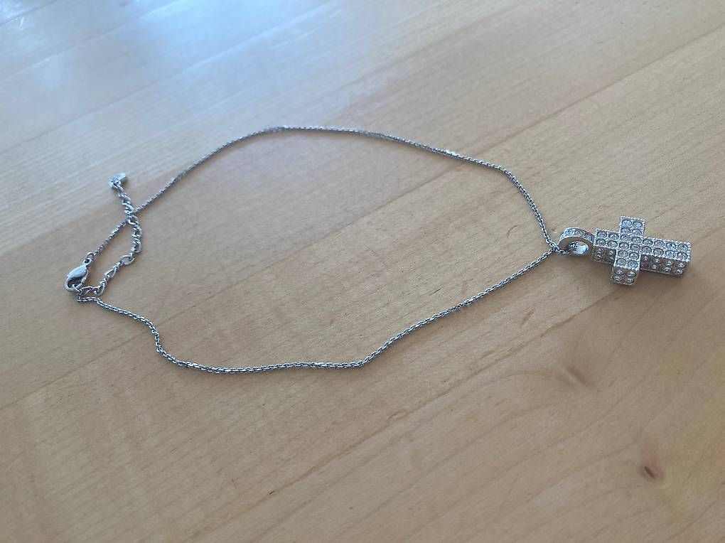 Catenine: Swarovski Halskette Kreuz – Usato da fislisbach venduto da jul_tmx7 3