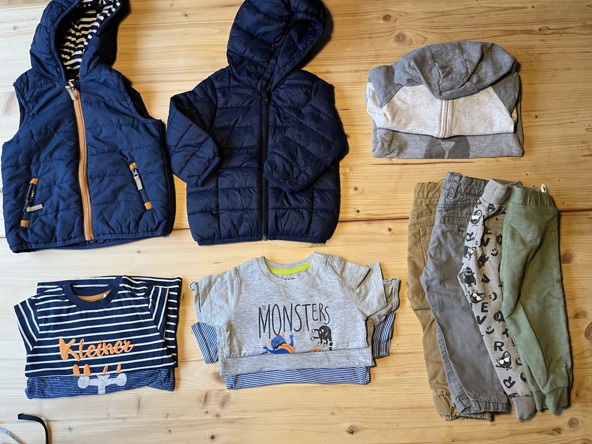 H&M Lotti & Set di vestiti: Kleiderpaket Gr. 80 – Usato da Adelboden venduto da Jestil20 2