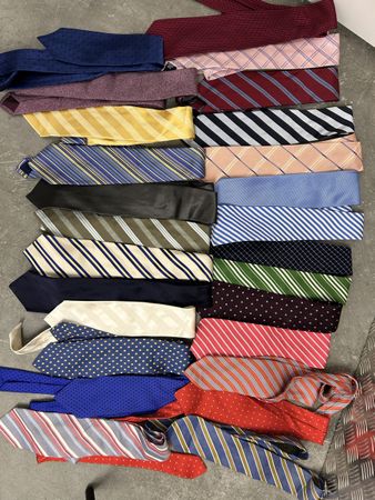 Lot Posten Marken Kravatten 26 Stk, Kiton etc.