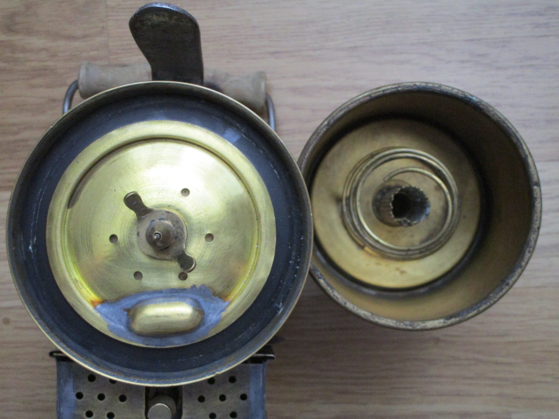 Lampes: Antike Karbitlampe  DECKER NEUCHATEL – D'occasion à Heimberg par Lupo57 7