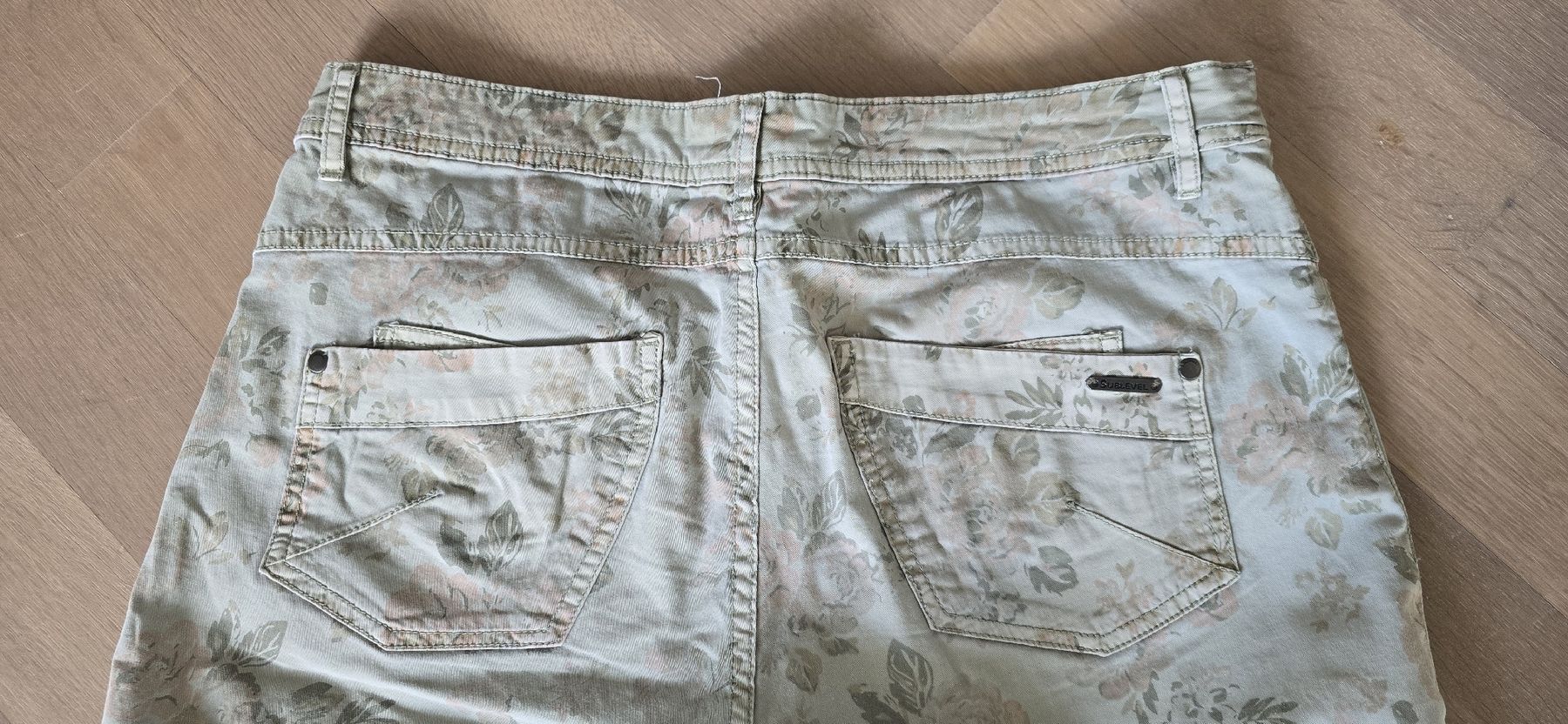 Pantaloni: Sommerliche Sublevel Shorts, Grösse M, Blumenmuster! – Usato da Amlikon-Bissegg venduto da Schnuefeli4 3
