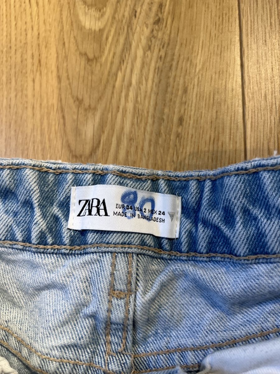 Zara Jeans: Zara Ripped Jeans - Size 34 – Nuovo (secondo la descrizione) da Clarens venduto da Ian_calvin 1