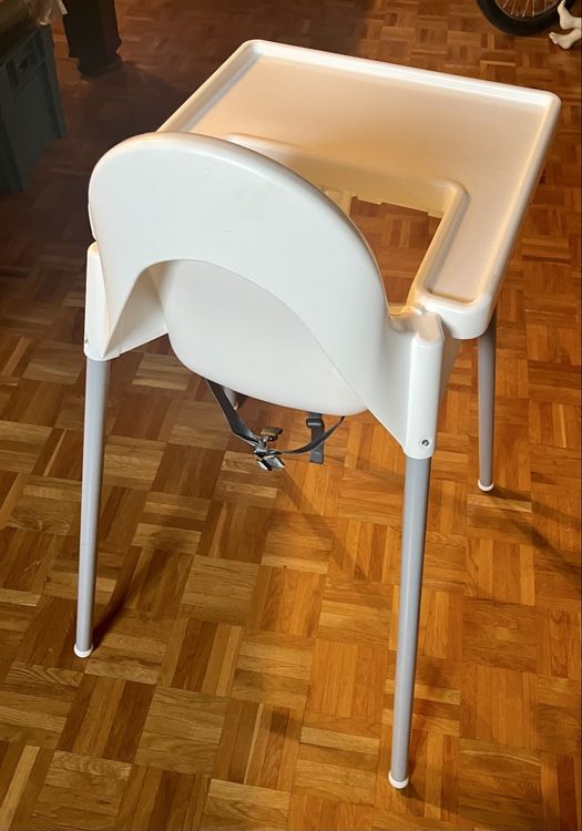 Weisser Kinderhochstuhl mit Tischchen 3
