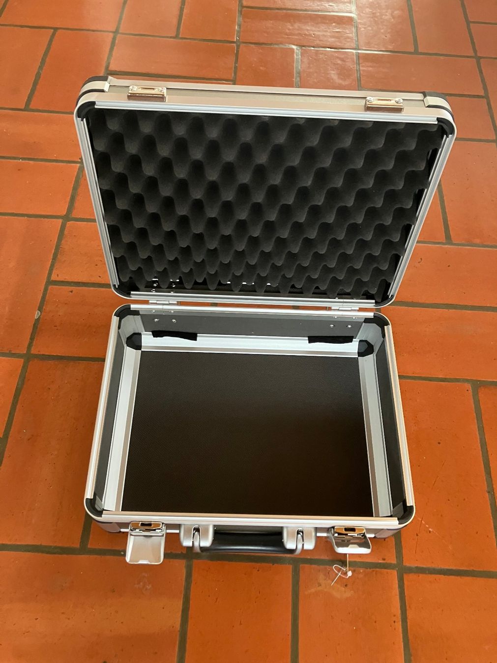 Valigie: Alukoffer – Usato da Altikon venduto da bau_85x7 1