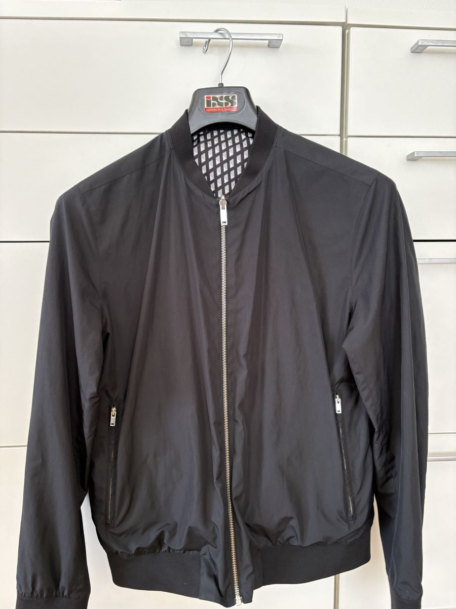 Cos Giacche: COS Reversible Bomber Jacket Size M Black/White Geometric – Usato da Obbürgen venduto da cla_x9h6 1