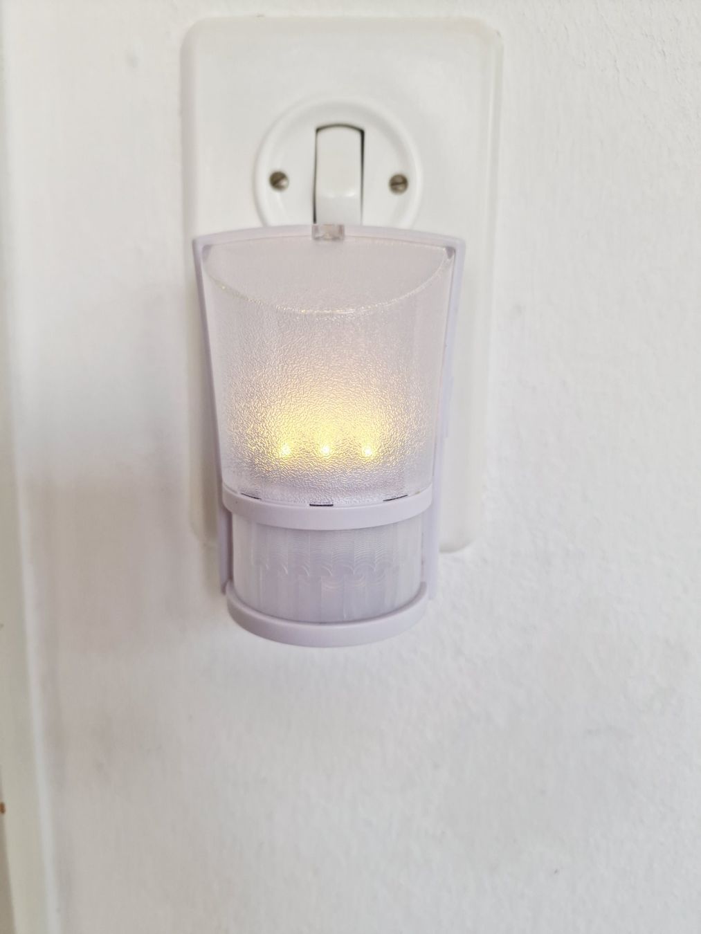 Lampes: Zwei Nachtlichter mit Bewegungsmelder – D'occasion à Hallau par CHACLA 3