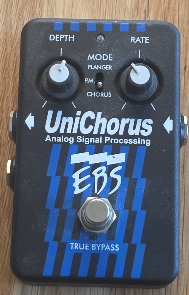 Strumenti musicali: EBS UniChorus Bass Effekt – Usato da Zürich venduto da tieftoner