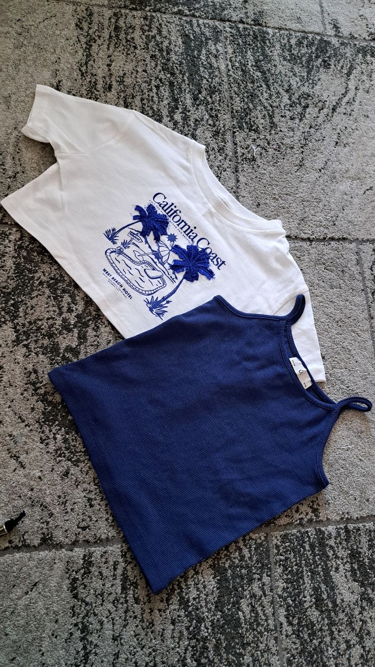 C&A Camicette, T-shirt & Top: T-shirt taille 134, comme neuf  – Nuovo (secondo la descrizione) da Meyrin venduto da Zahra011