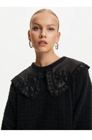 Schwarzer Strickpullover mit wunderschönem spezial Kragen