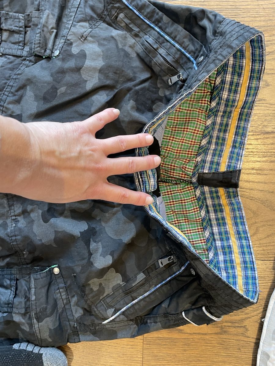 Pantaloni: 7x Hosen kurz Grösse M / L – Usato da Niederbüren venduto da poschti 6
