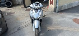 Honda SH125i – Unfallroller – Export / Bastlerfahrzeug