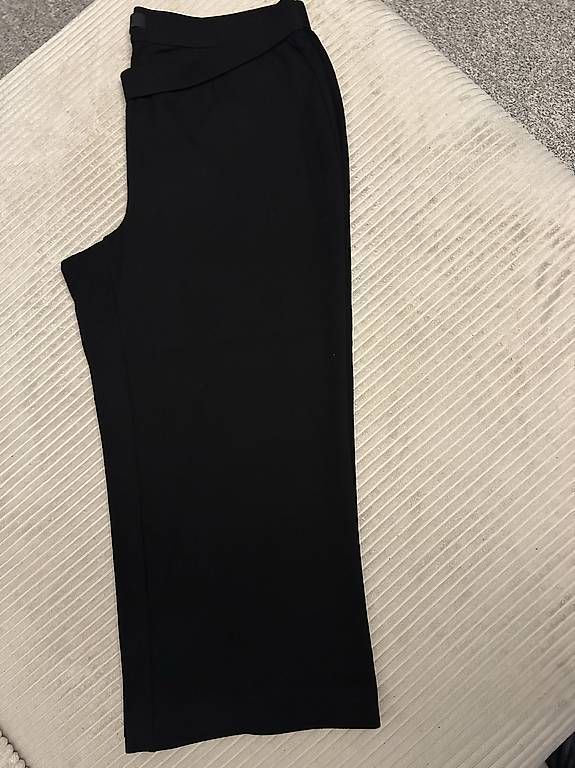 Hosen: Hose schwarz Jersey Grösse 44 – Gebraucht aus Pratteln von vasare3