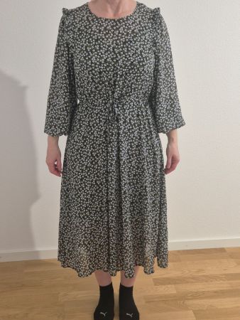 2-teiliges Midikleid von MSCH Copenhagen, L, schwarz-geblümt