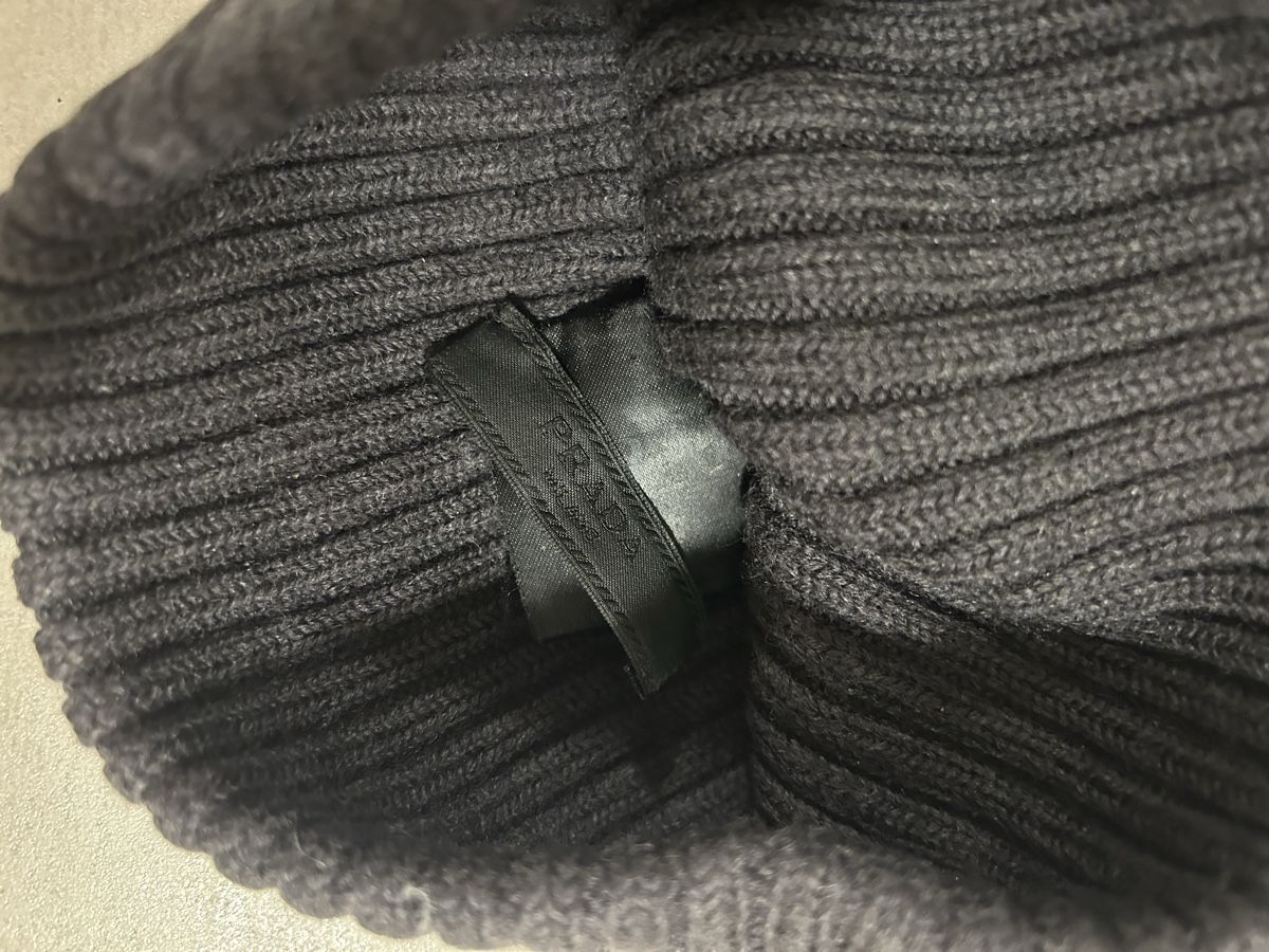 Prada Hüte, Mützen & Caps: Prada Beanie / Wintermütze – Defekt aus Winterthur von Aye01 1