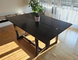 Extendable Dining Table – Black – Seats 6–10