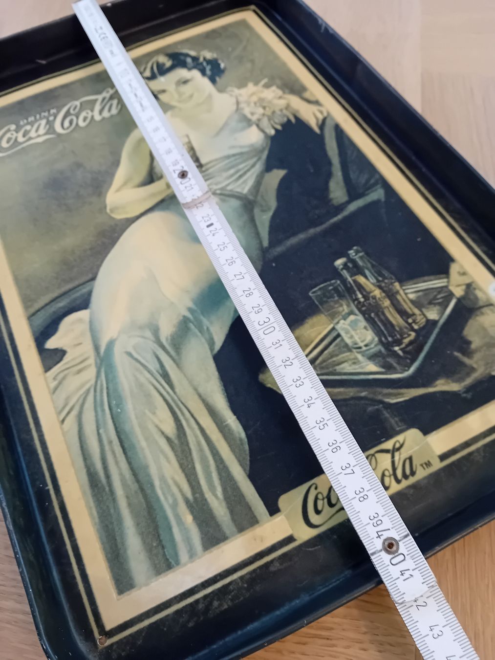 Coca-Cola Ecriteaux: Coca Cola Serviertablet / Blechschild – Défectueux à St. Urban par volvodreamer 7