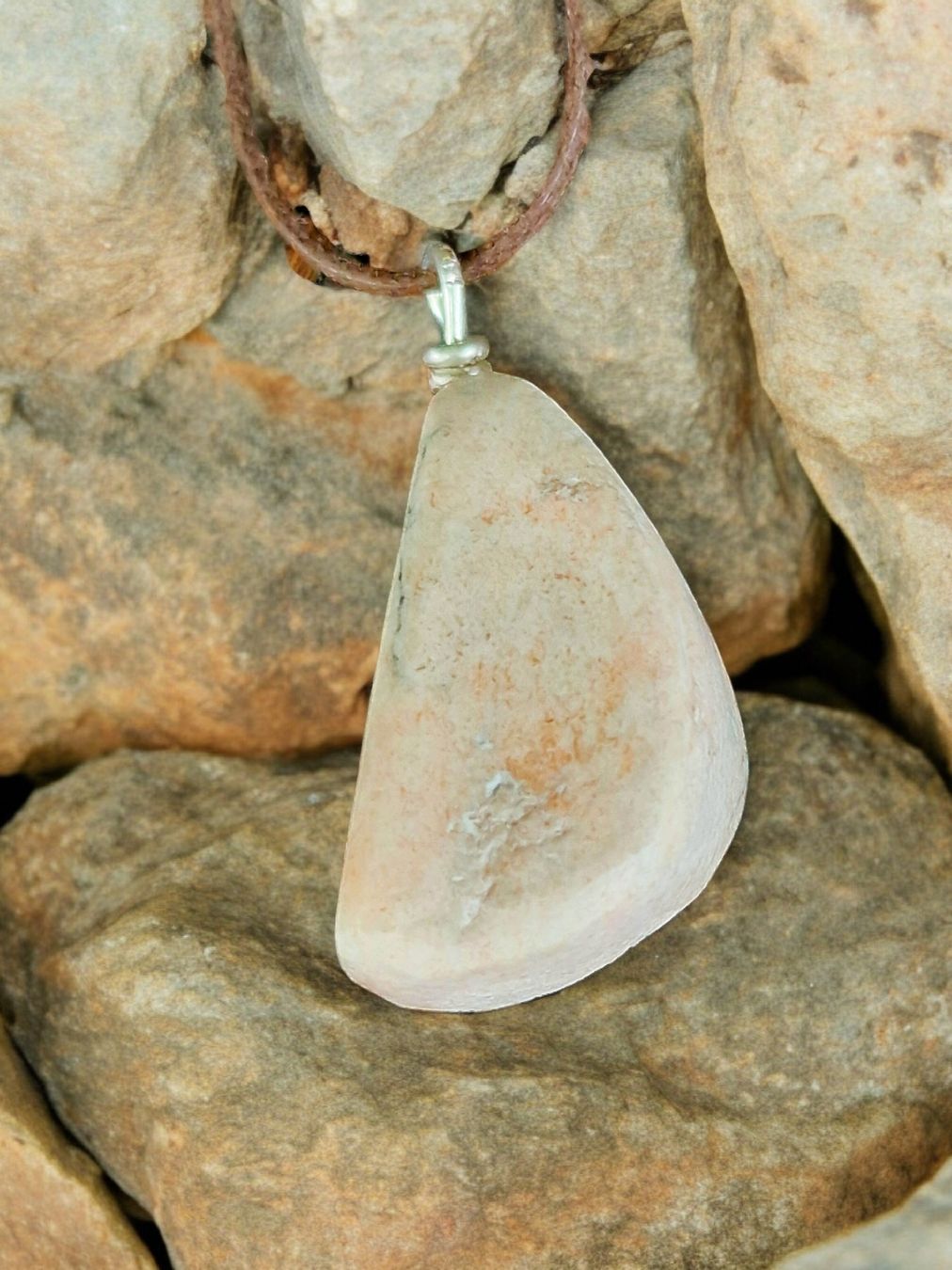 Anhänger: Schweizer Rosa Alabaster-Anhänger, handgeschliffen – Neu und originalverpackt aus Aarau von Schmuckhoehle_MD