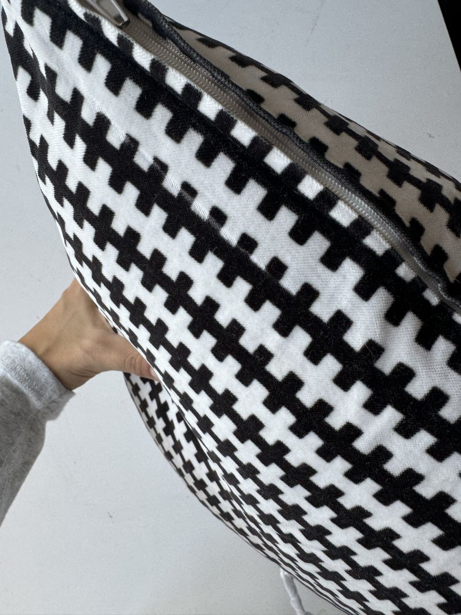 Biancheria da letto: Stylish Houndstooth Pattern Cushion Cover, Kissenbezug – Usato da Zürich venduto da forestF4iry 1