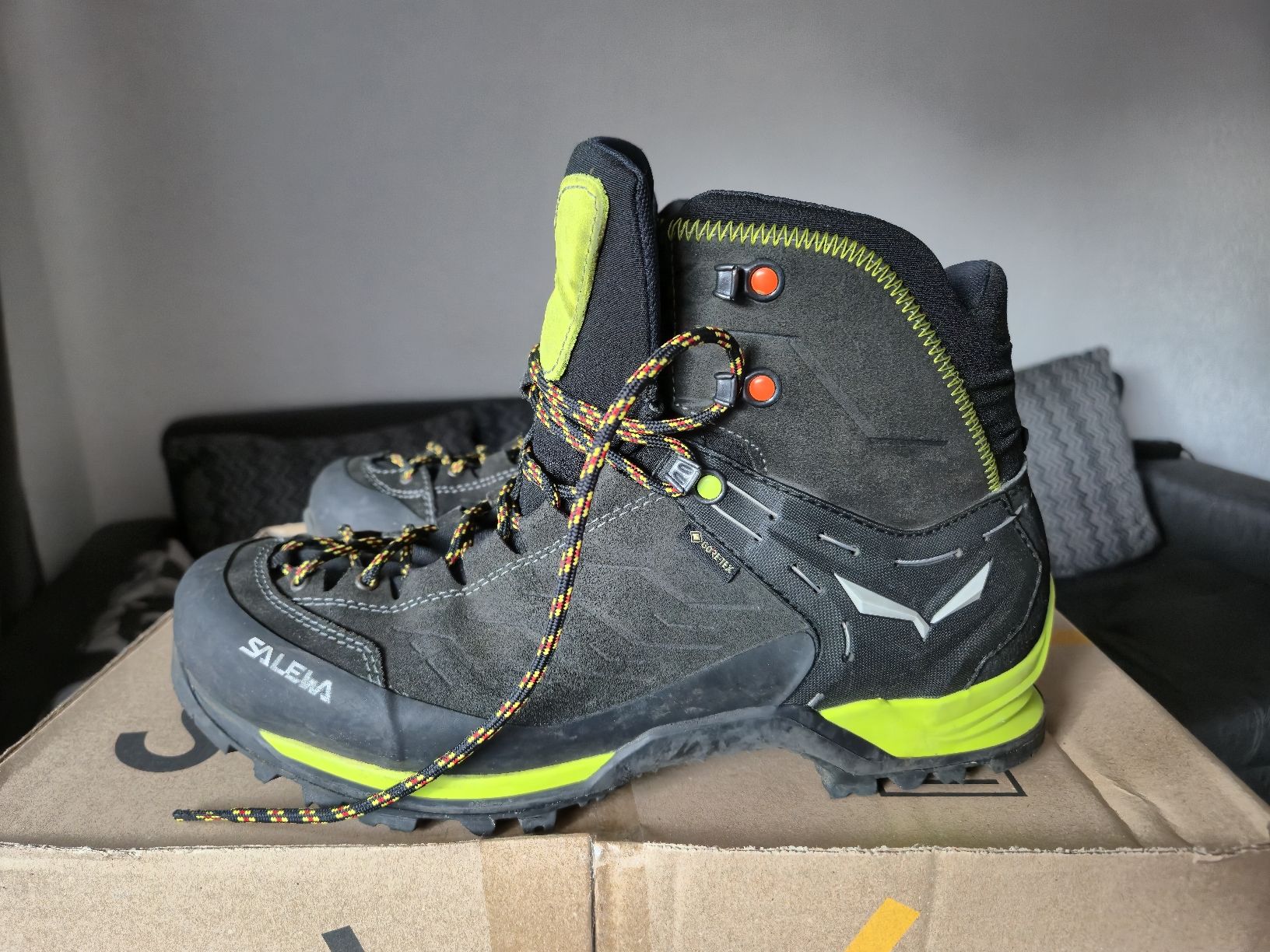 Salewa Herrenschuhe: Wanderschuhe von Salewa in der Grösse 44 – Gebraucht aus Wittenbach von tsc_5tyv