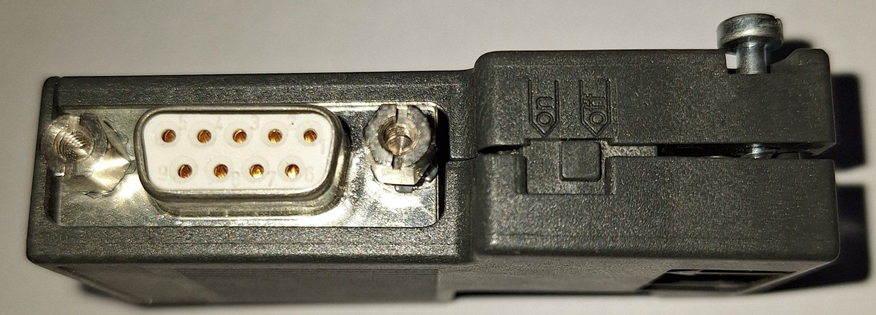 Siemens Componenti elettronici: SIEMENS Profibus-Stecker – Nuovo (secondo la descrizione) da Sevelen venduto da rwi_k7mr 7