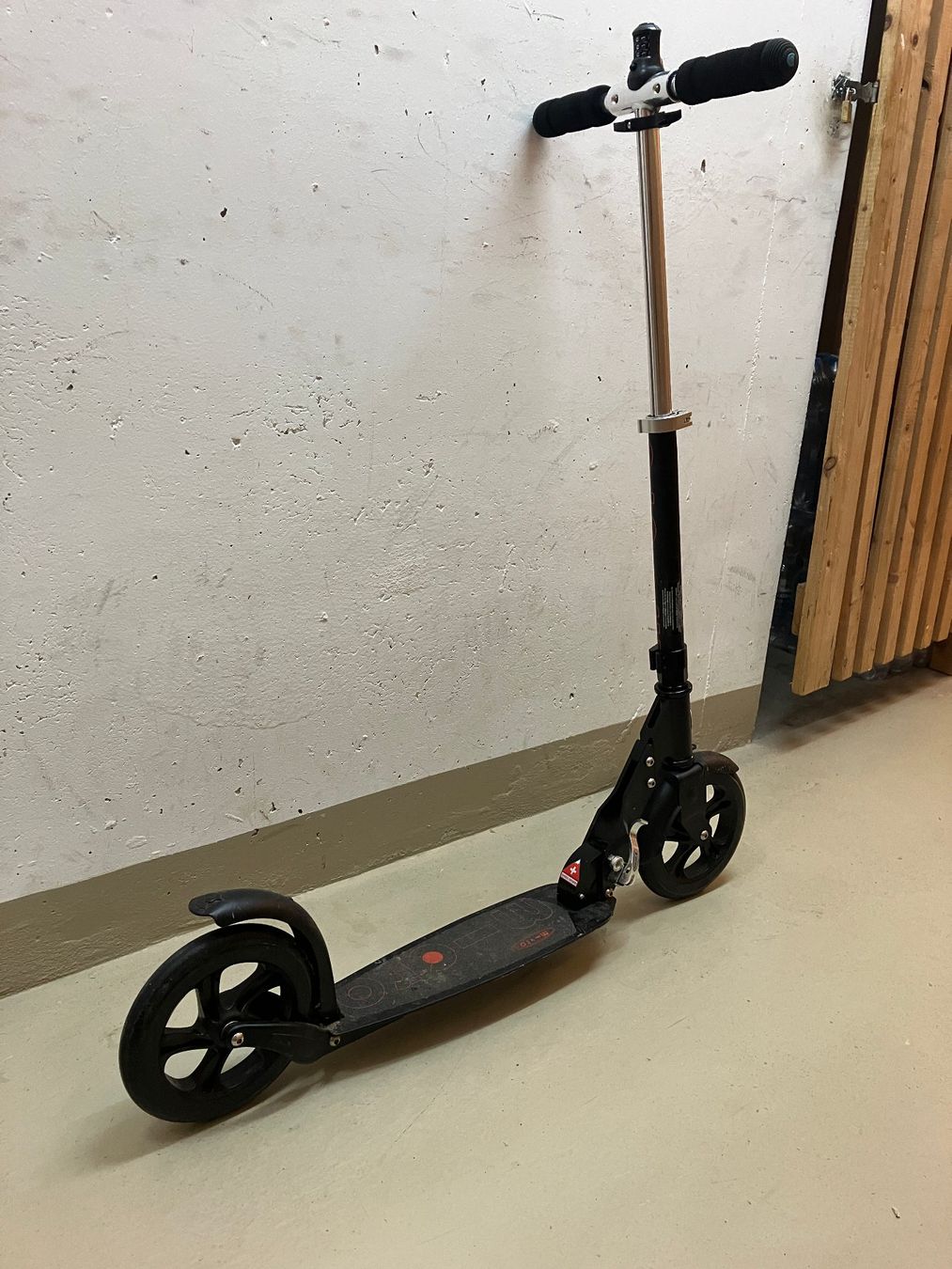 Micro Kickboard: Micro Trottinett – Usato da Uster venduto da shaege