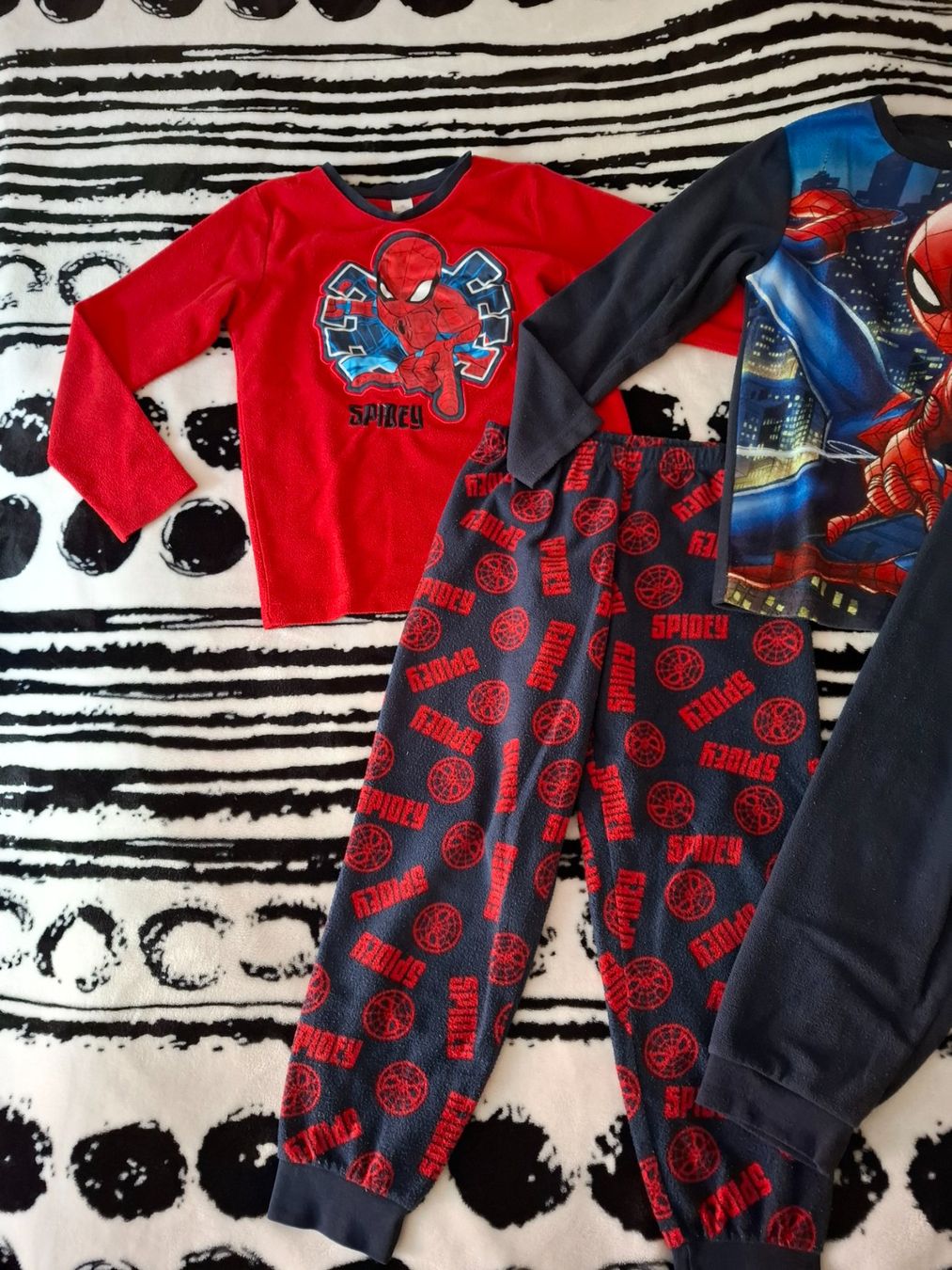 Pigiama & Simili: 2x Fleece Pyjama gr.128 – Usato da Oberurnen venduto da rotty80 1