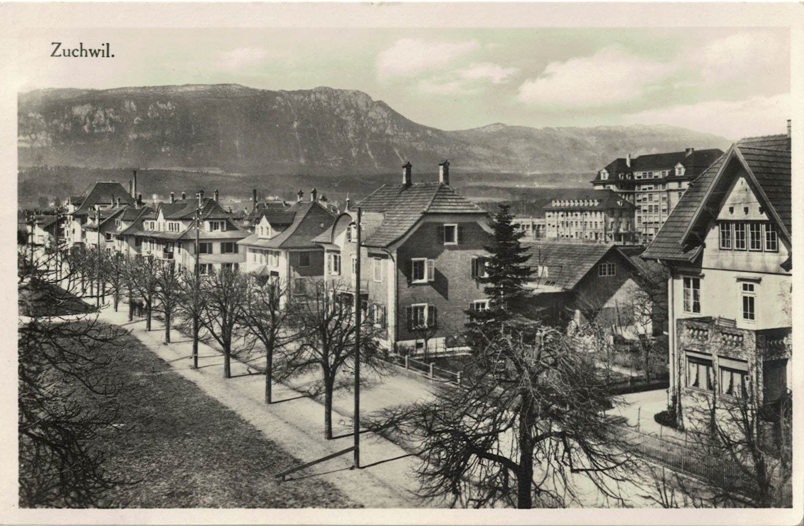 Cartoline postali: Zuchwil SO Schulhausstrasse , ca.1940 – Usato da Solothurn venduto da Bepposol