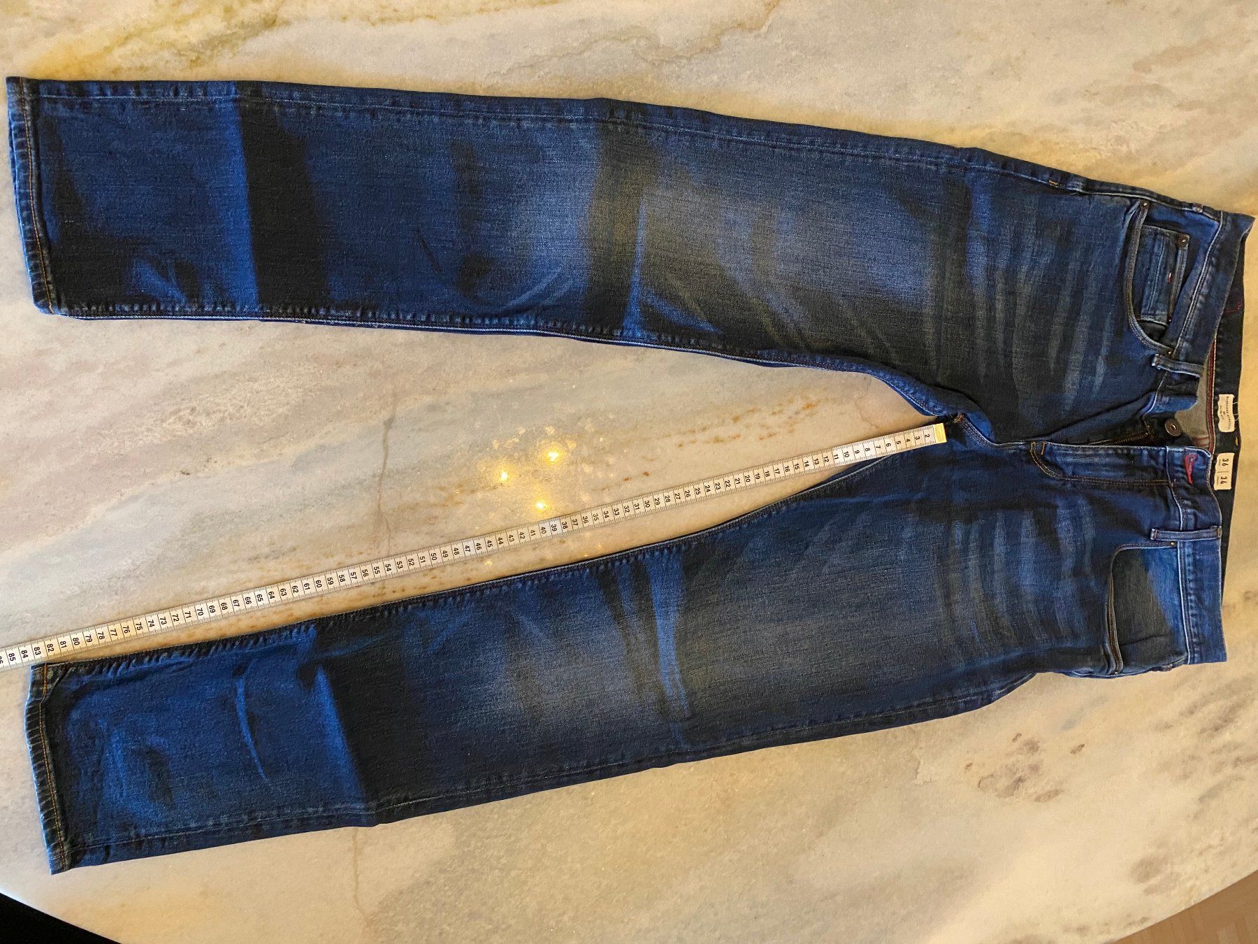 Tommy Hilfiger Jeans: Herren Tommy Hilfiger Jeans – Usato da Hinteregg venduto da Cadi1