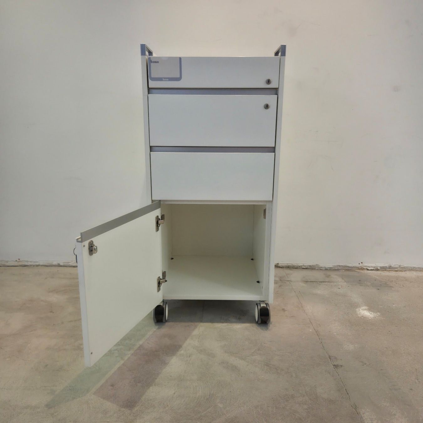 Banconi: Bene Rollcontainer – Usato da Zürich venduto da Zapro 3