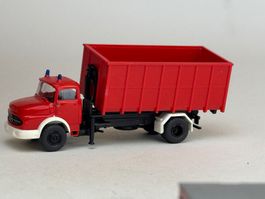 VE1- Preiser Mercedes Feuerwehr Absetzcontainer