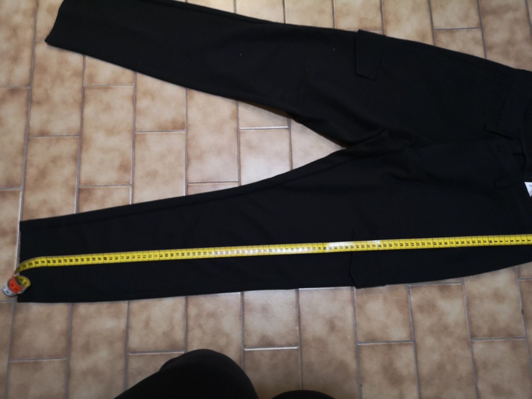Pantaloni: Pantalon noir – Usato da CORMINBOEUF venduto da savaja 7