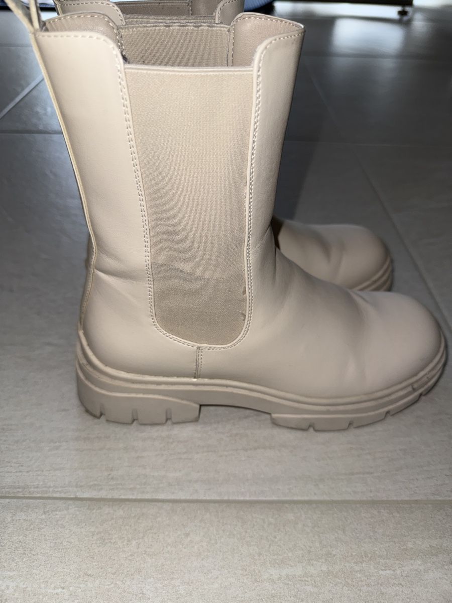 Scarpe da donna: Trendige Winterstiefeletten in Beige, Grösse 40 – Usato da Allschwil venduto da thankslove 2