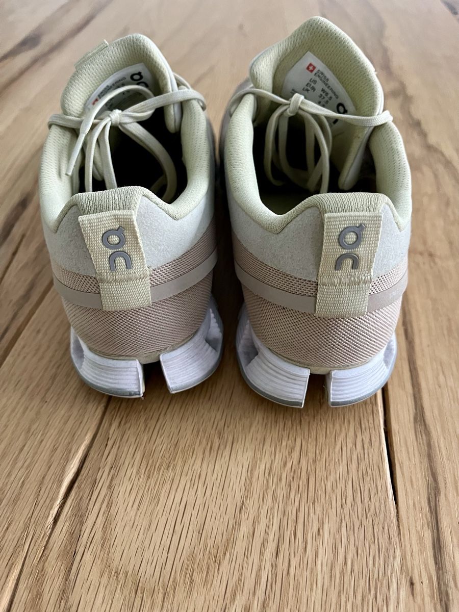 On Scarpe da donna: On Cloud Schuhe, Sneakers Gr. 37.5 – Usato da Sax venduto da _Kornblume_ 3