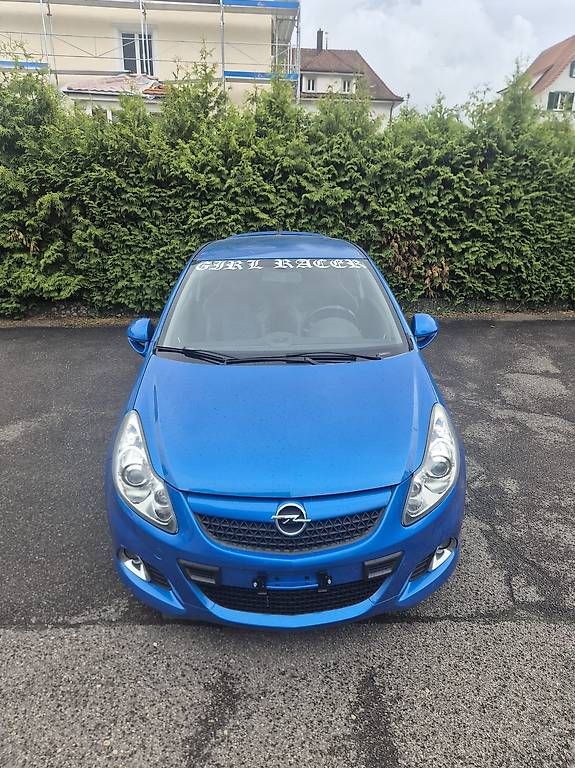 Autos: Opel Corsa 1.6 Turbo OPC – D'occasion à Grenchen par Nicole67
