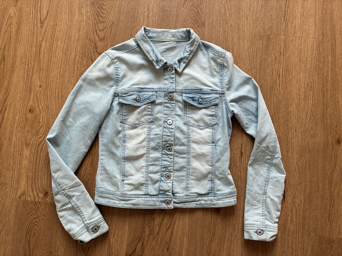 Only Vestes: Jeansjacke Grösse 36 – D'occasion à Witterswil par Livee