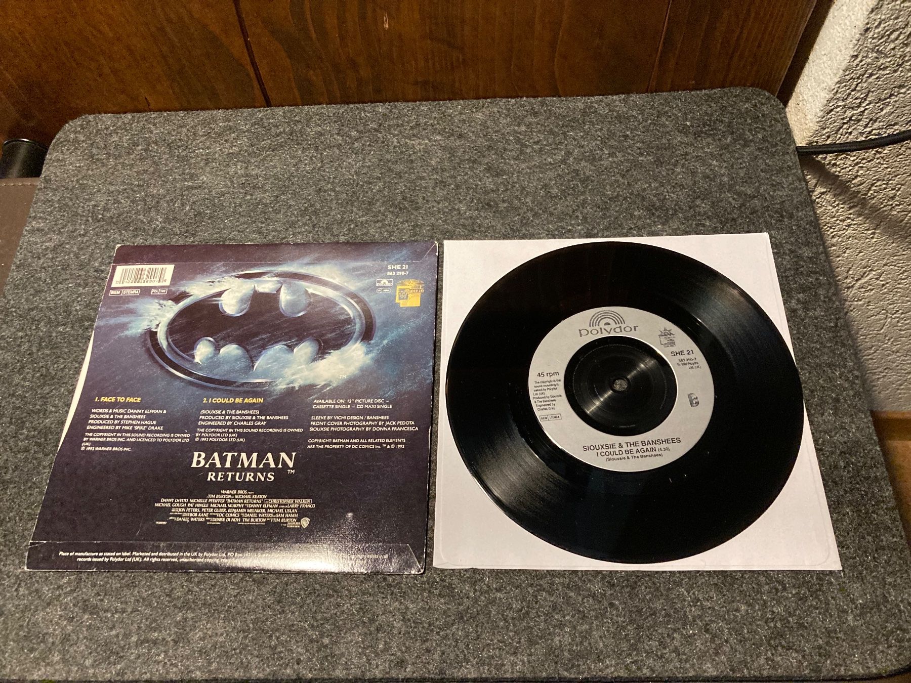 Dischi in vinile: Siouxsie And The Banshees - Face To Face (7") – Usato da Fribourg venduto da Karushi 1