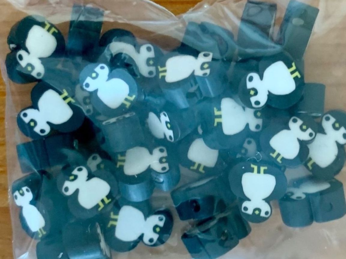 Perle (finte): Fimo Bastelperlen Pinguin 50 Stück – Nuovo e nell'imballaggio originale da Geneve venduto da vane267