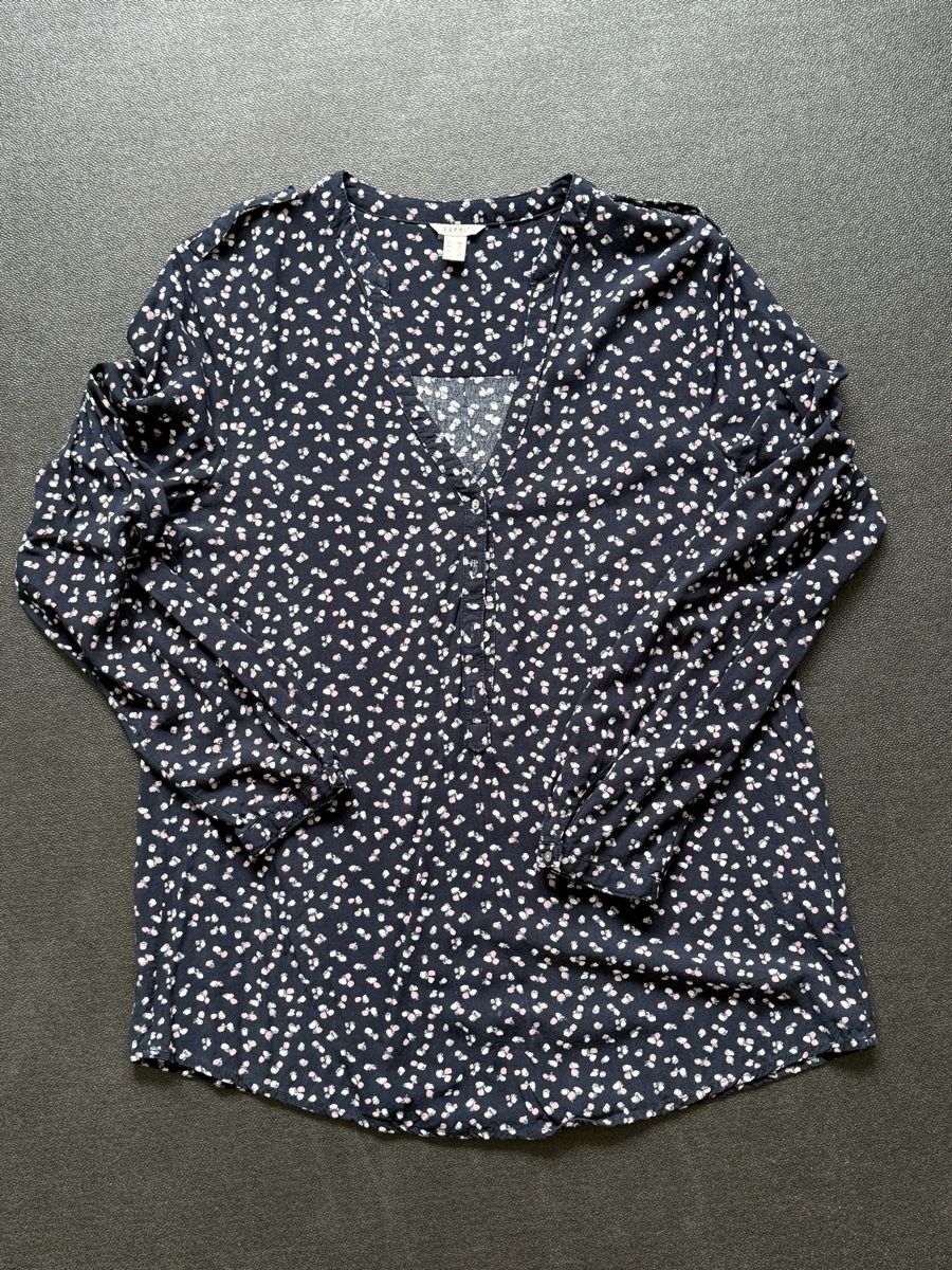 Esprit Blusen: Esprit Blouse, Size 38, Navy with Floral Dots – Gebraucht aus Horgen von thesilverarrow 1